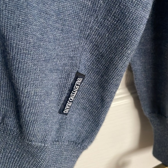 Valentino Jeans - V Neck lightweight Wool. - Picture 3 of 5